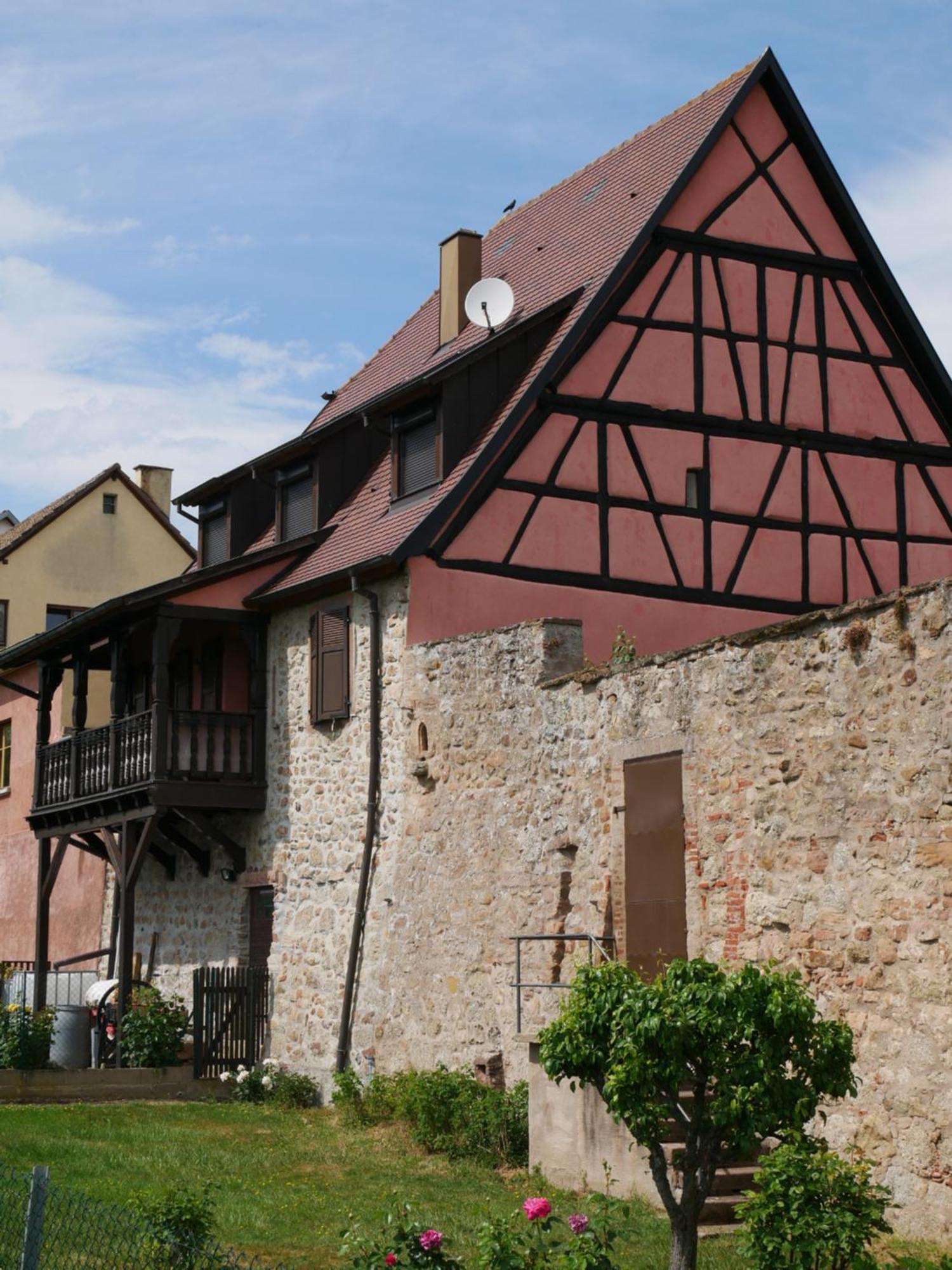 Les Suites - La Cour St Fulrad Saint-Hippolyte  Extérieur photo
